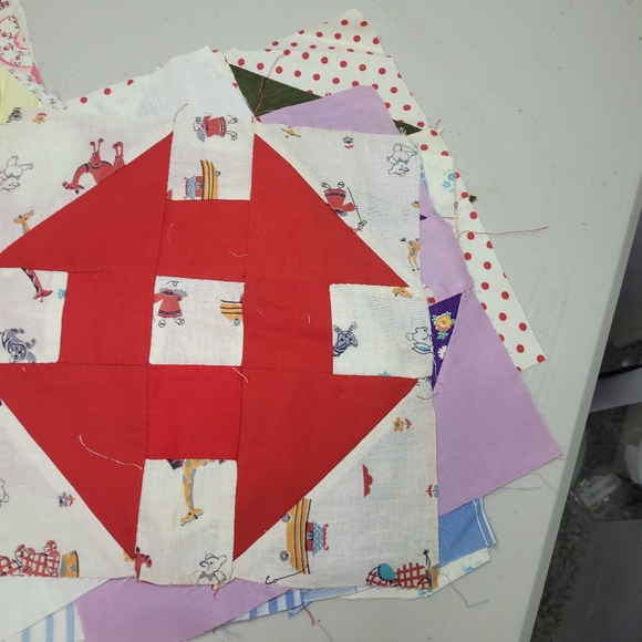 Beautiful quilting blocks vintage fabric 10" x 10" lot of 21 blocks - Picture 2 of 11